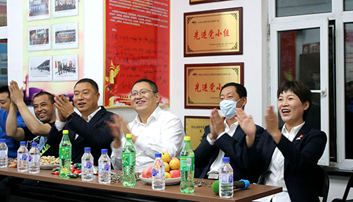 北景區(qū)運(yùn)營黨支部開展“我為群眾辦實(shí)事”暨“慶中秋·迎國慶”主題黨日活動